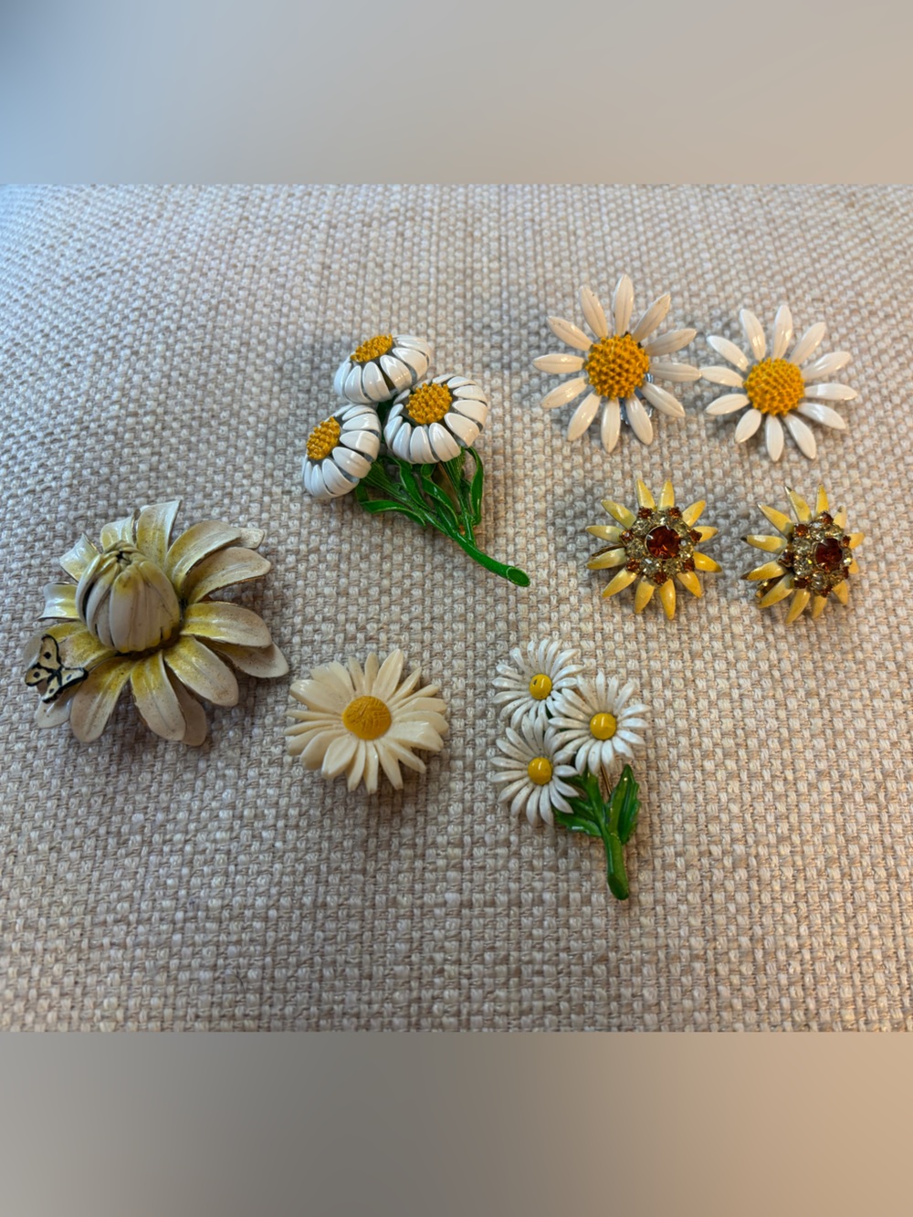 Vintage Daisy Flower Brooch & Earring Lot